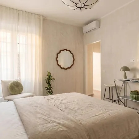 Apartment 221 District, Al Colosseo Rome