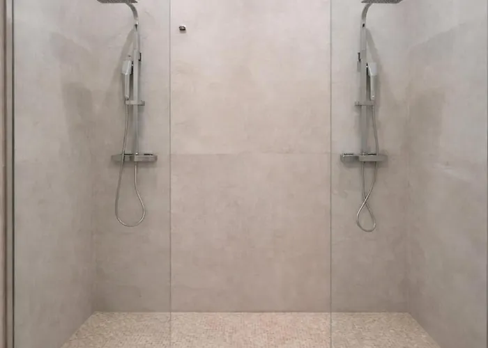 221 District, The * Rome